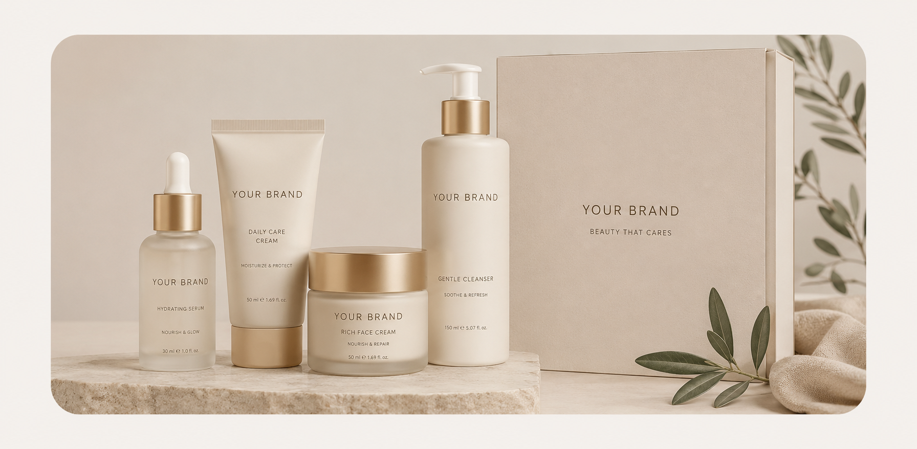 Hochwertige Private-Label-Kosmetik mit Serumflasche, Cremetube, Tiegel und Pumpflasche in elegantem Packaging von PLCC – Private Label Cosmetic.